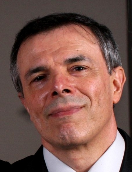 Dr Eduardo Cruz